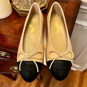 NWB Cap Toe Ballet Flats in Tan & Black Size 38 or US Size 7.5